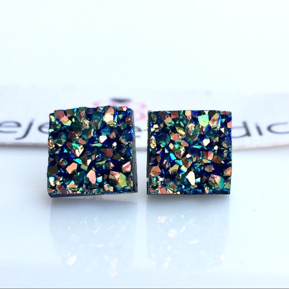3 for 15🎀green gold rainbow faux druzy studs - Picture 6 of 6